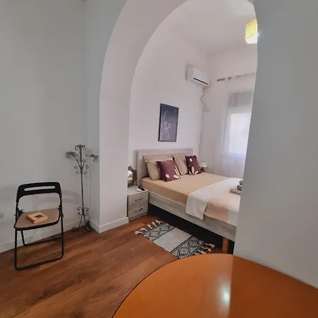 Mihal Popi 아파트 *