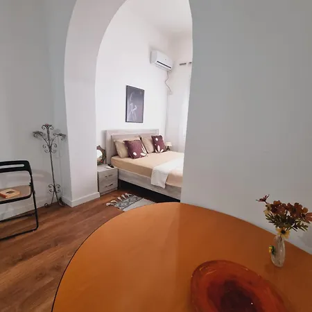 Mihal Popi * 티라나