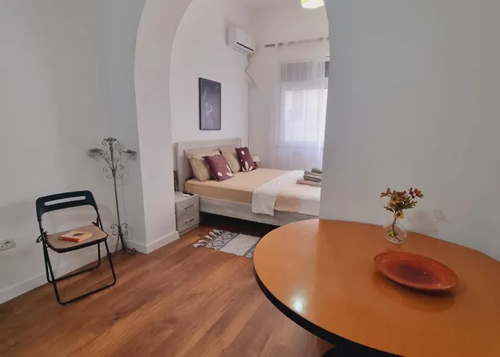 Mihal Popi Apartment *