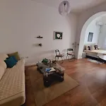 Mihal Popi Lägenhet Tirana